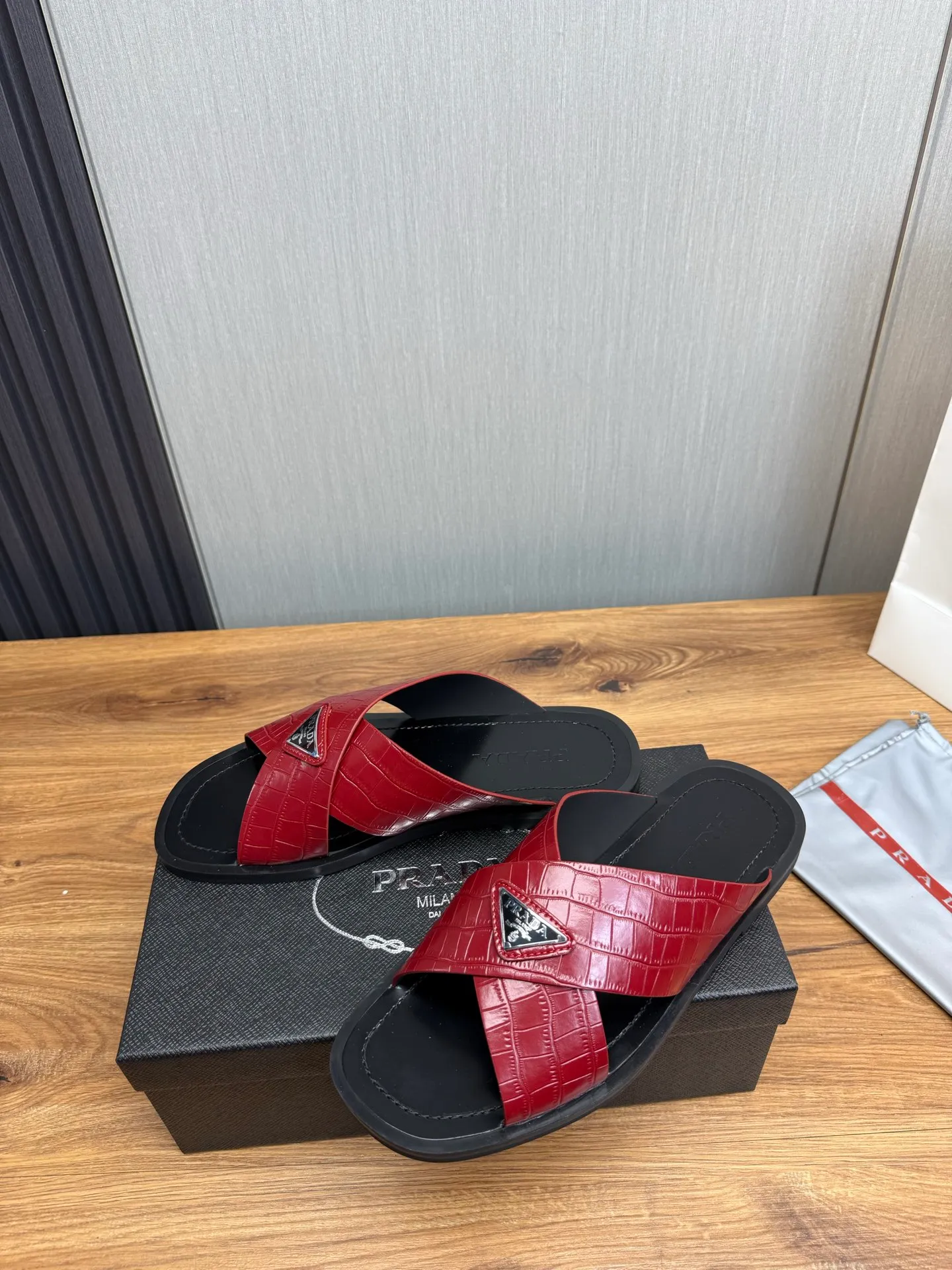 Factory price 340💰 ＰＲＡＤＡPrada - popular men's slippers hot sale 🔥 🩴Official website one to one production 38-45 sizes 45 46 🉑️Customized!